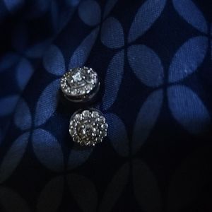 Round earrings